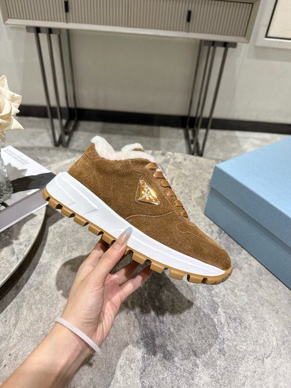 Кросівки жіночі фото 3