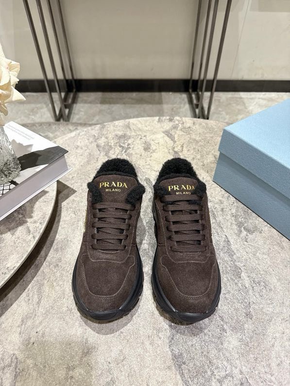 Кросівки жіночі фото 3