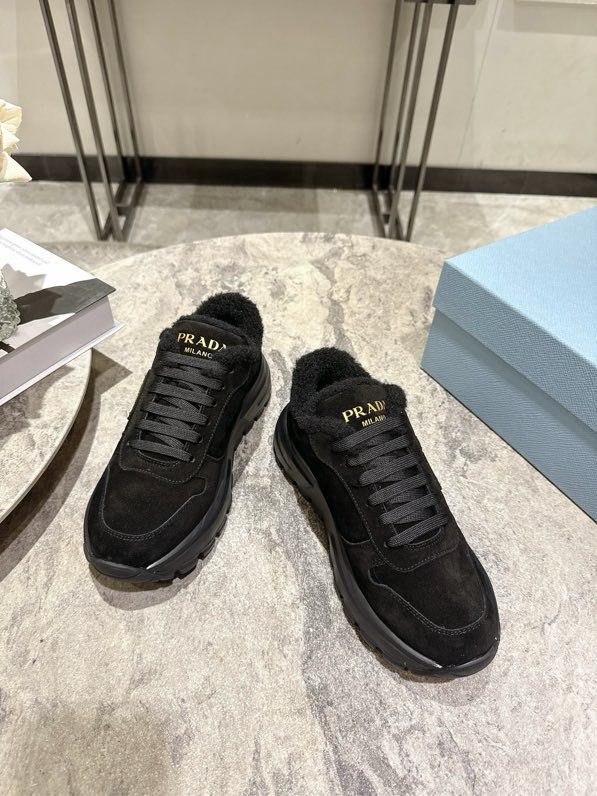 Кросівки жіночі фото 3