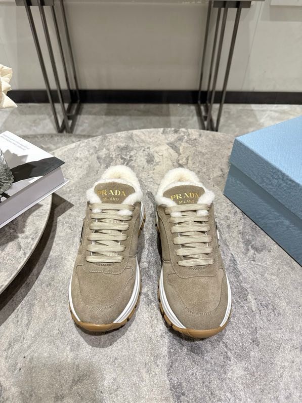 Кросівки жіночі фото 3