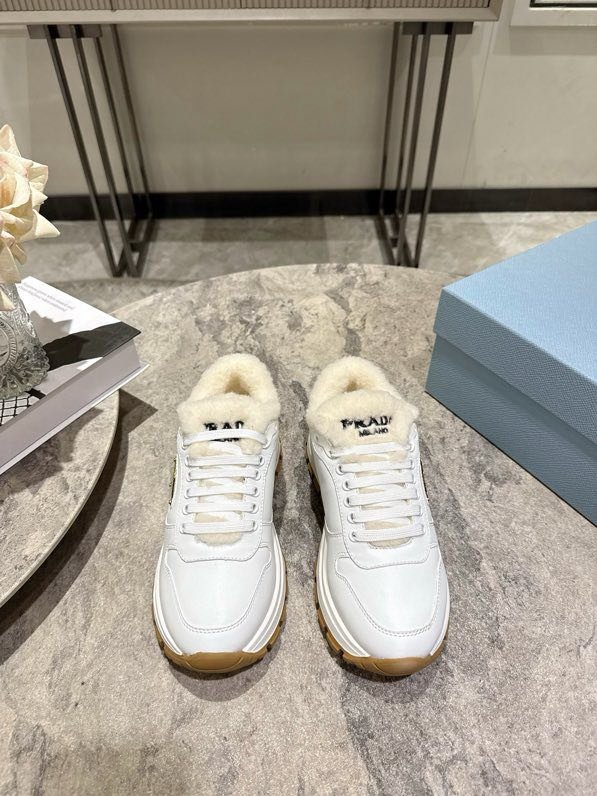 Кросівки жіночі фото 3