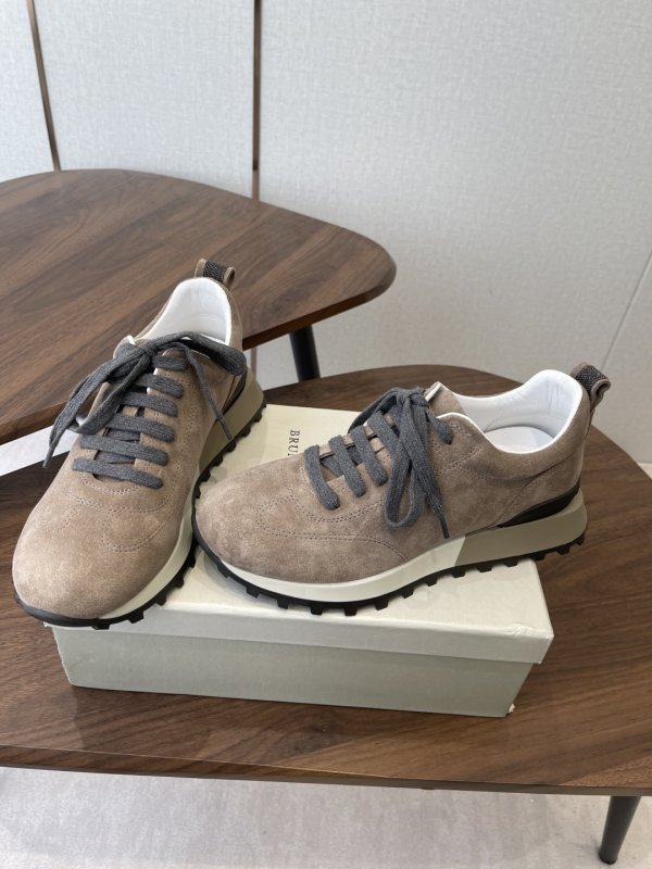 Кроссовки женские фото 3