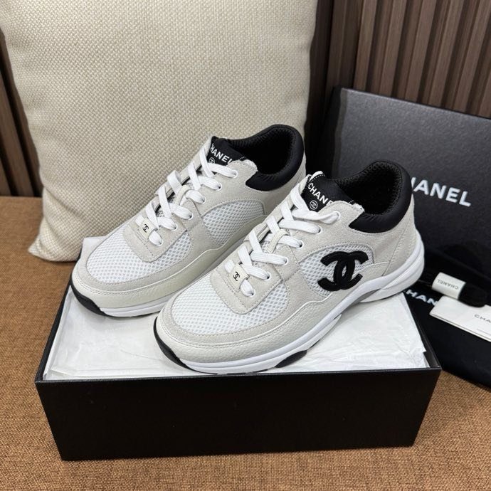 Кроссовки женские фото 3