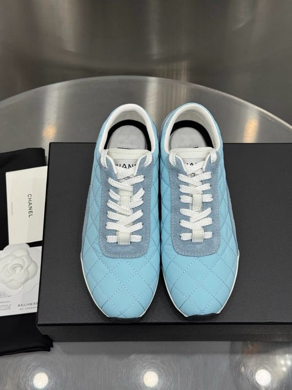 Кроссовки женские фото 3