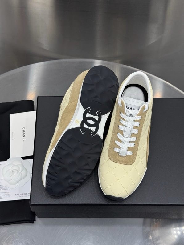 Кроссовки женские фото 3