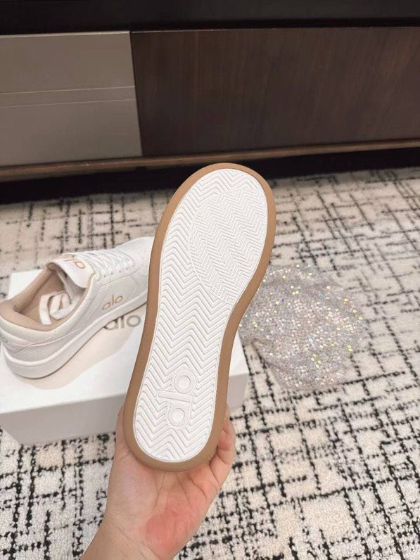 Кроссовки женские фото 4