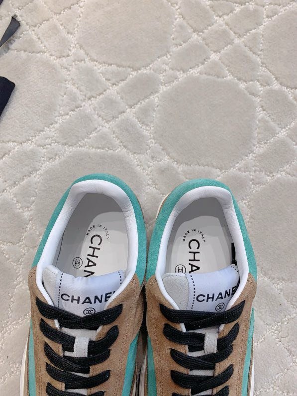 Кросівки жіночі фото 4