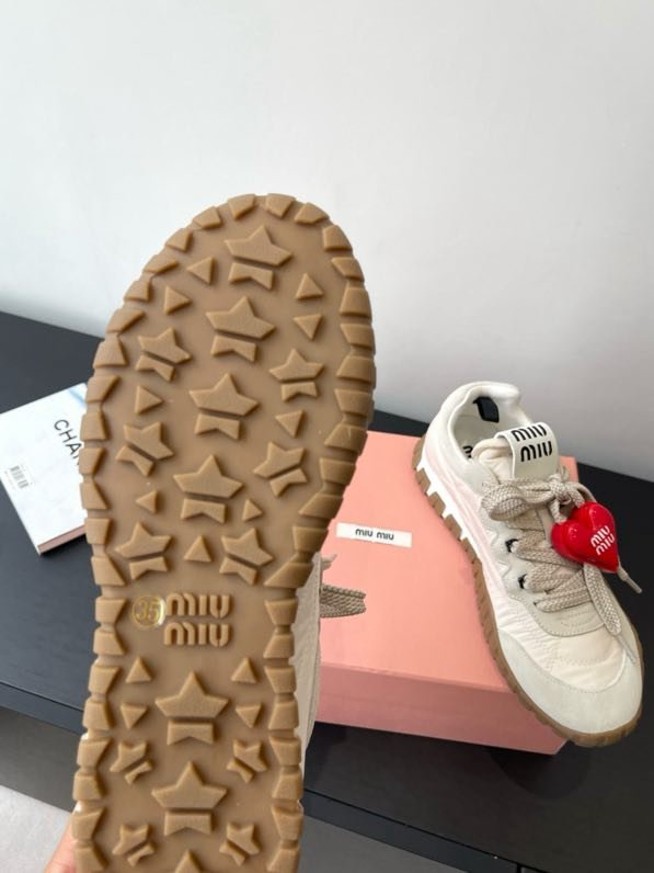 Кросівки жіночі фото 4