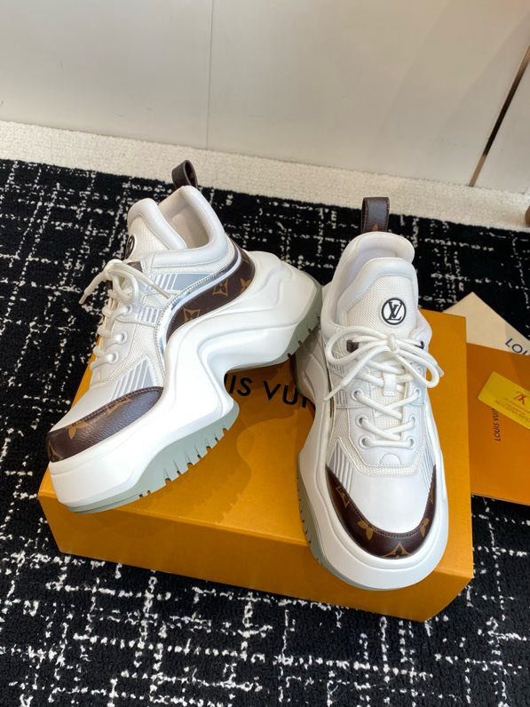 Кроссовки женские фото 4