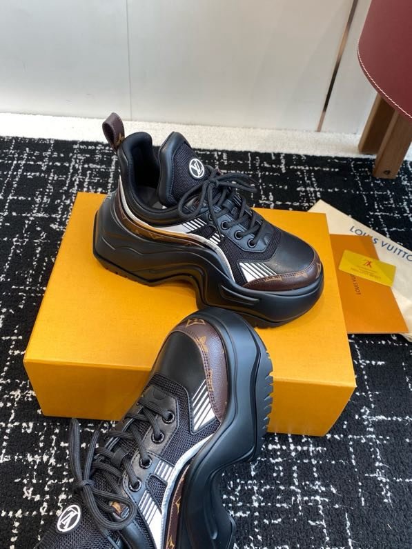 Кроссовки женские фото 4