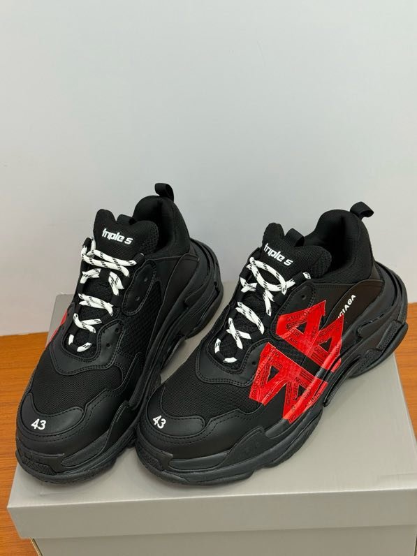 Кроссовки женские фото 4