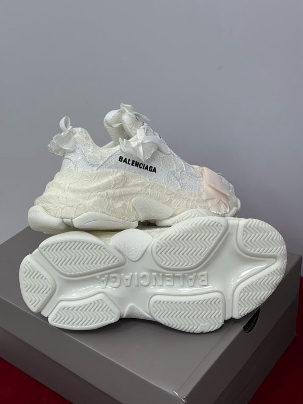 Кроссовки женские фото 4