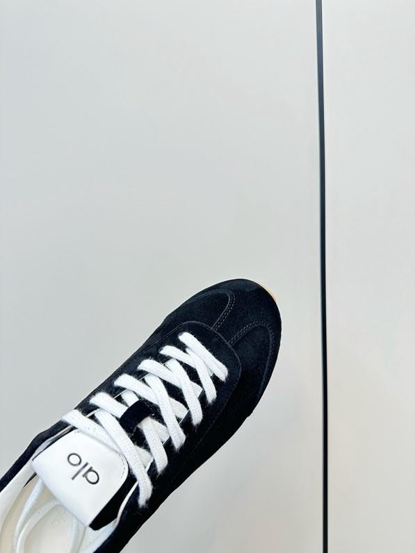 Кроссовки женские фото 4