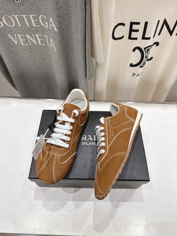 Кроссовки женские фото 4