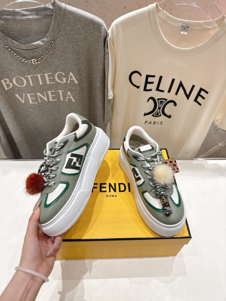 Кросівки жіночі фото 4