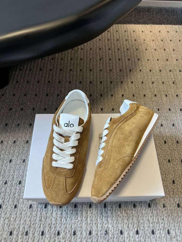 Кроссовки женские фото 4