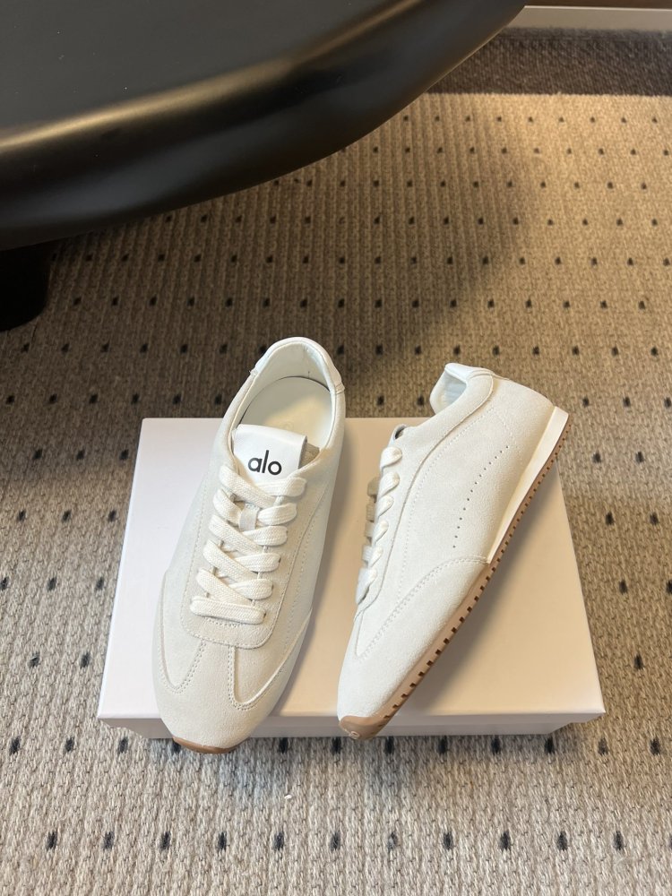 Кроссовки женские фото 4