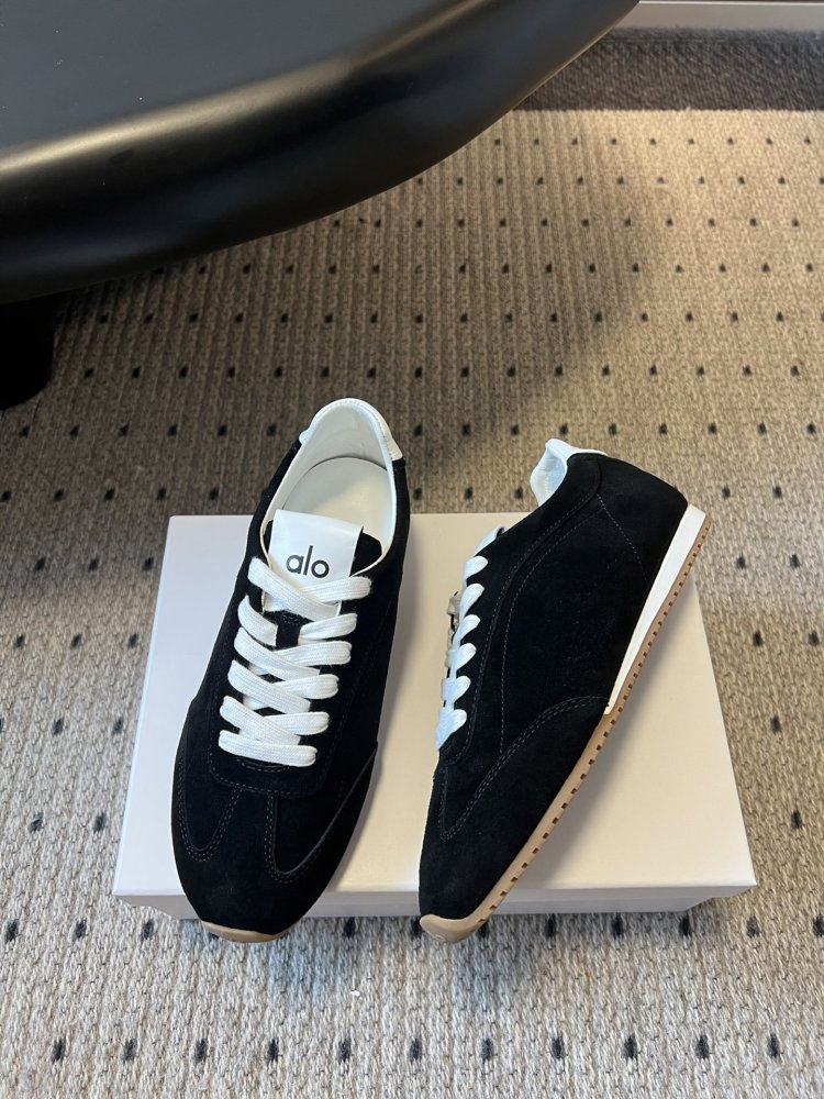 Кроссовки женские фото 4