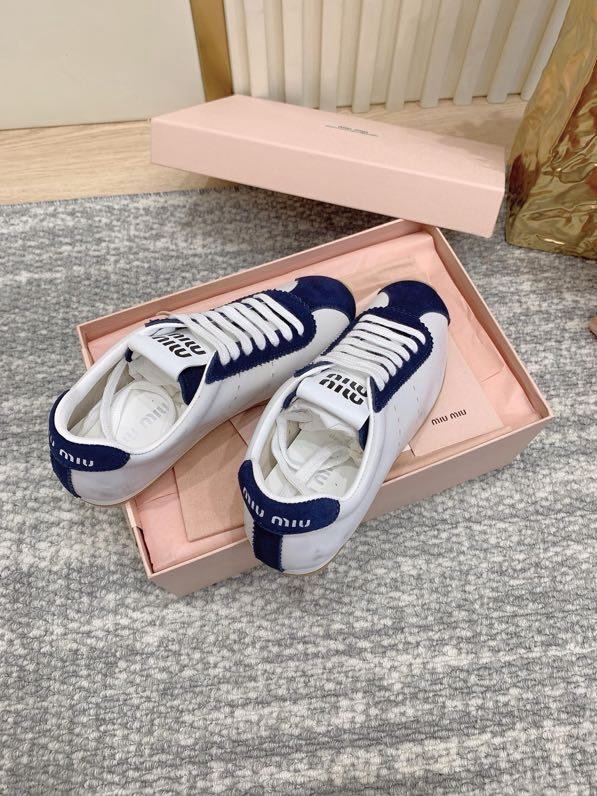 Кроссовки женские фото 4