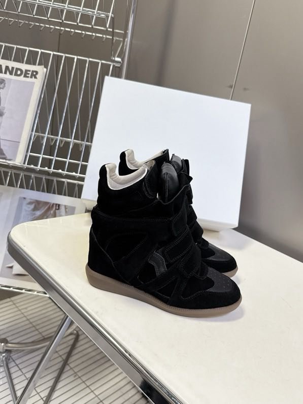 Кроссовки женские фото 4