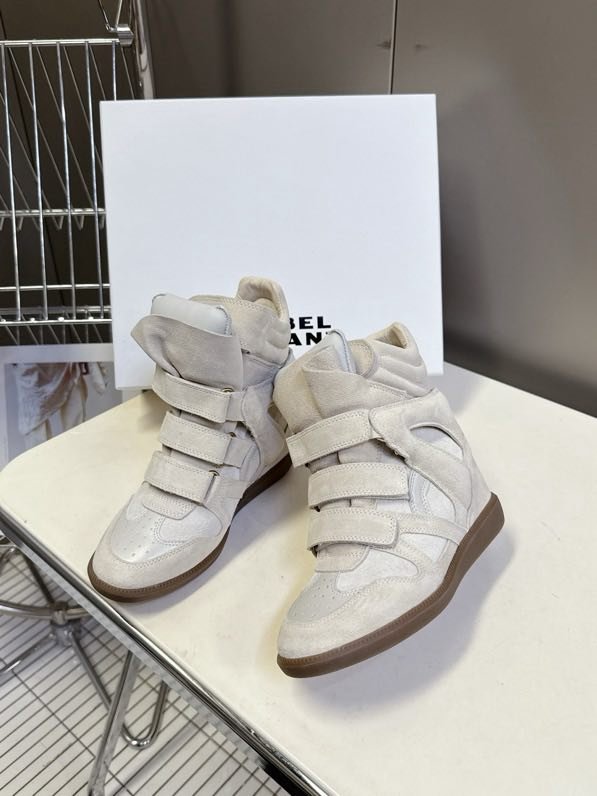 Кроссовки женские фото 4