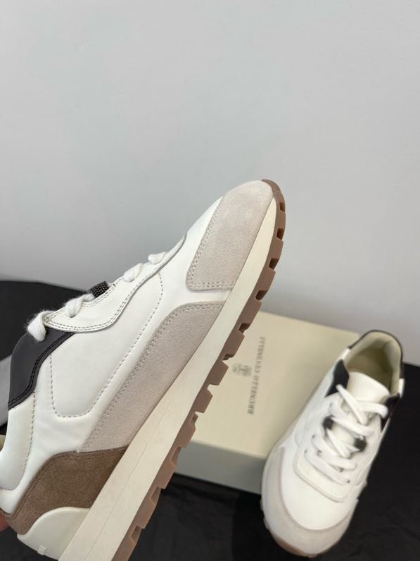 Кроссовки женские фото 4