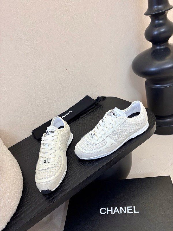 Кроссовки женские фото 4