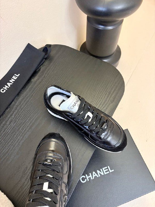 Кроссовки женские фото 4