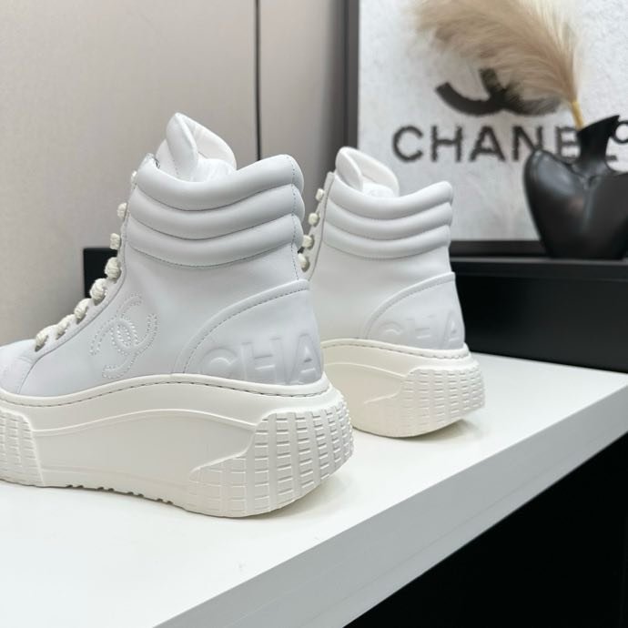 Кросівки жіночі фото 4