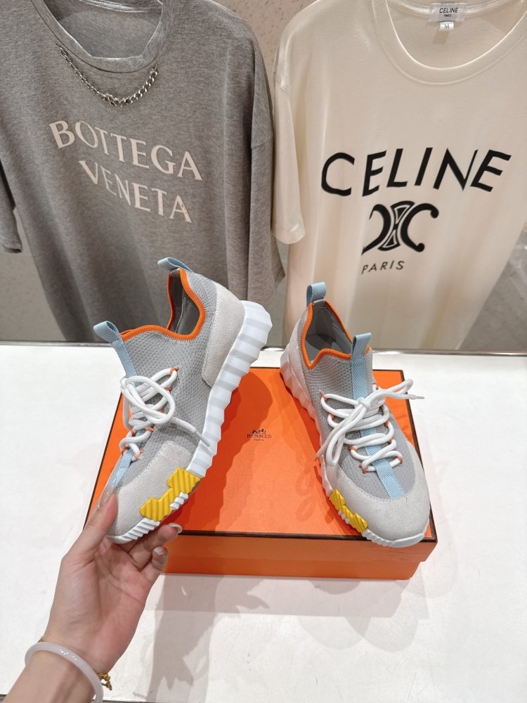 Кросівки жіночі фото 4