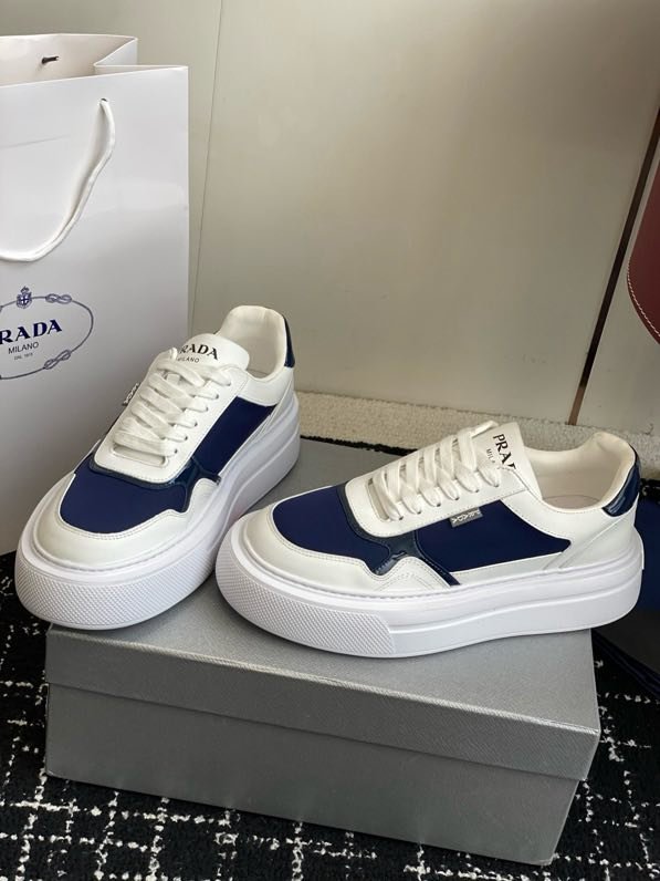 Кроссовки женские фото 4