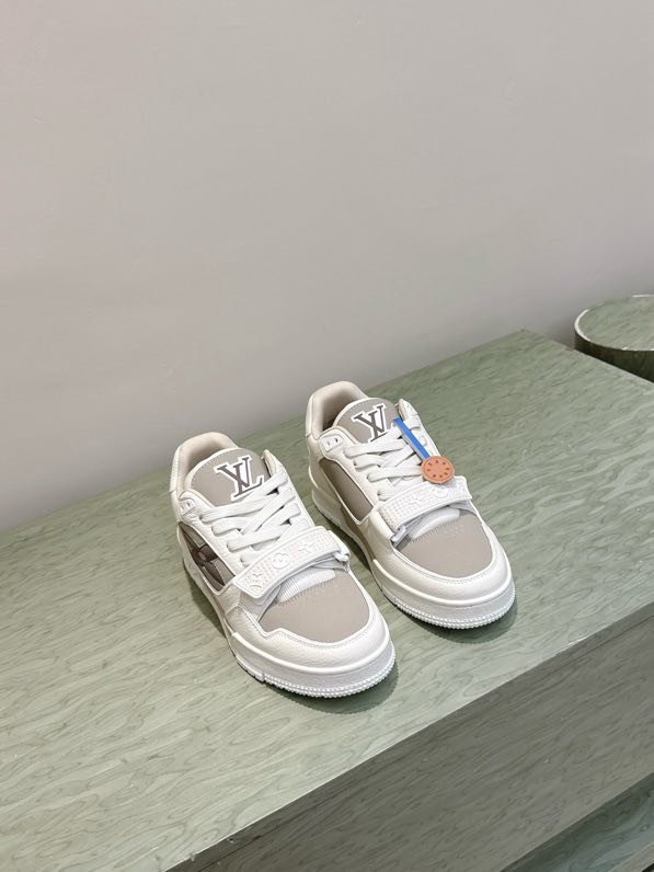 Кроссовки женские фото 4