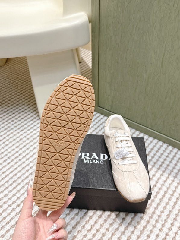 Кросівки жіночі фото 4