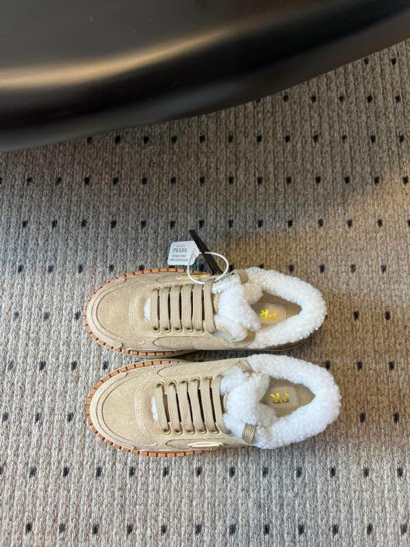 Кросівки жіночі фото 4