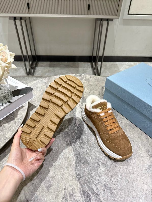 Кросівки жіночі фото 4