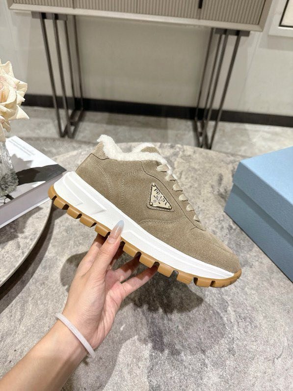 Кросівки жіночі фото 4