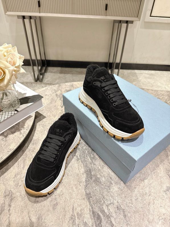 Кросівки жіночі фото 4