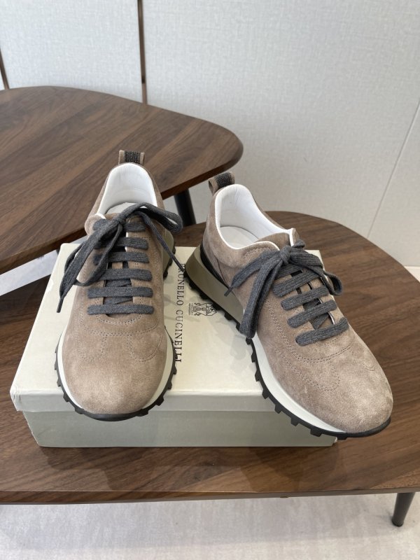 Кроссовки женские фото 4