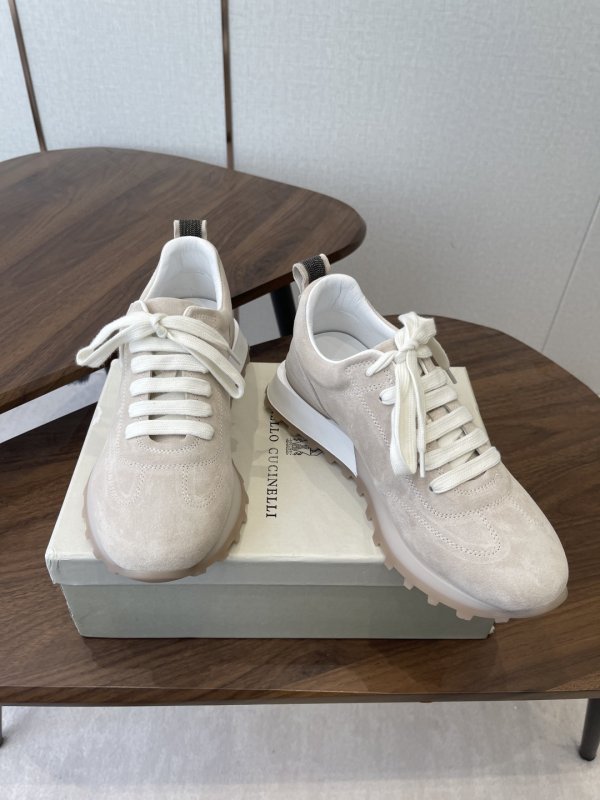 Кроссовки женские фото 4