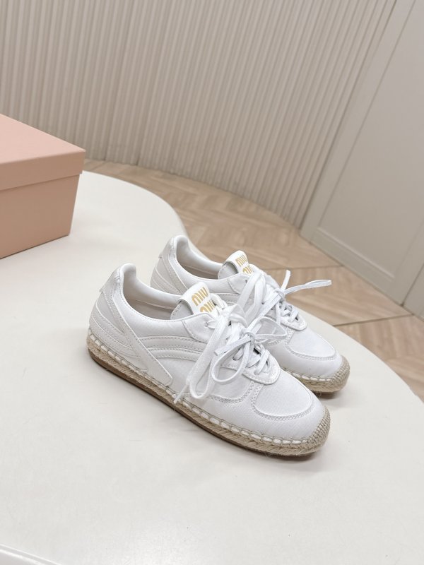 Кроссовки женские фото 4