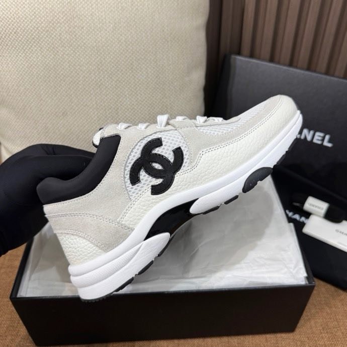 Кроссовки женские фото 4