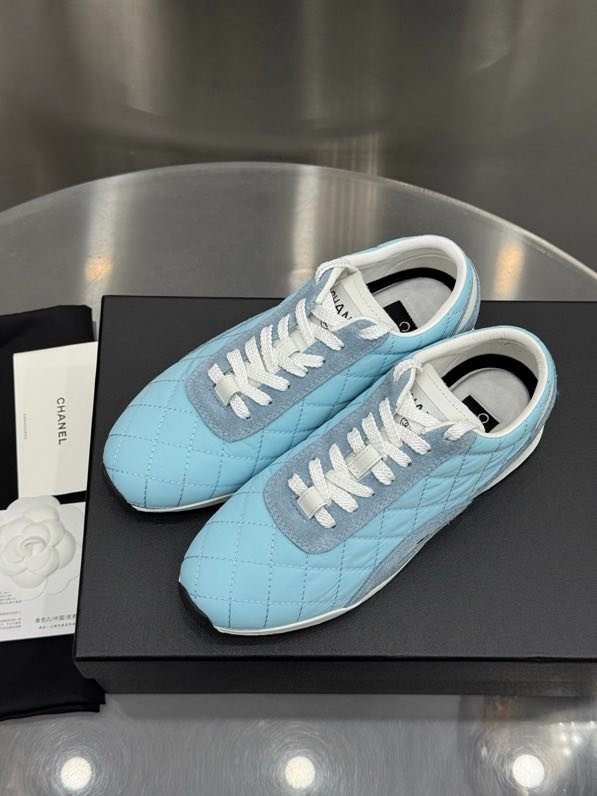 Кроссовки женские фото 4