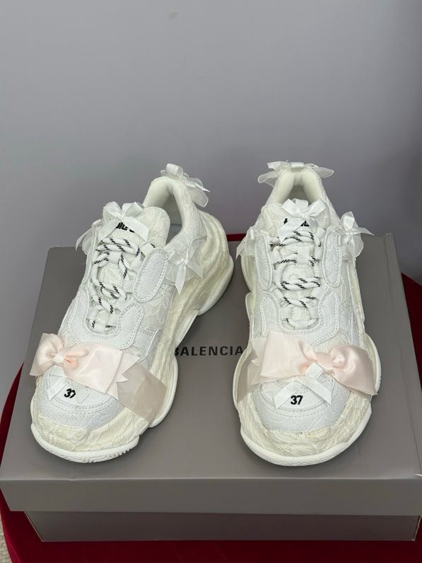 Кроссовки женские фото 5