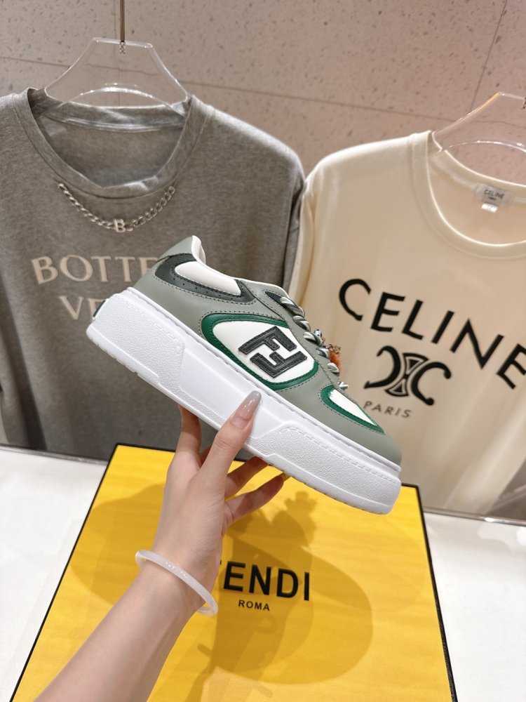 Кросівки жіночі фото 5