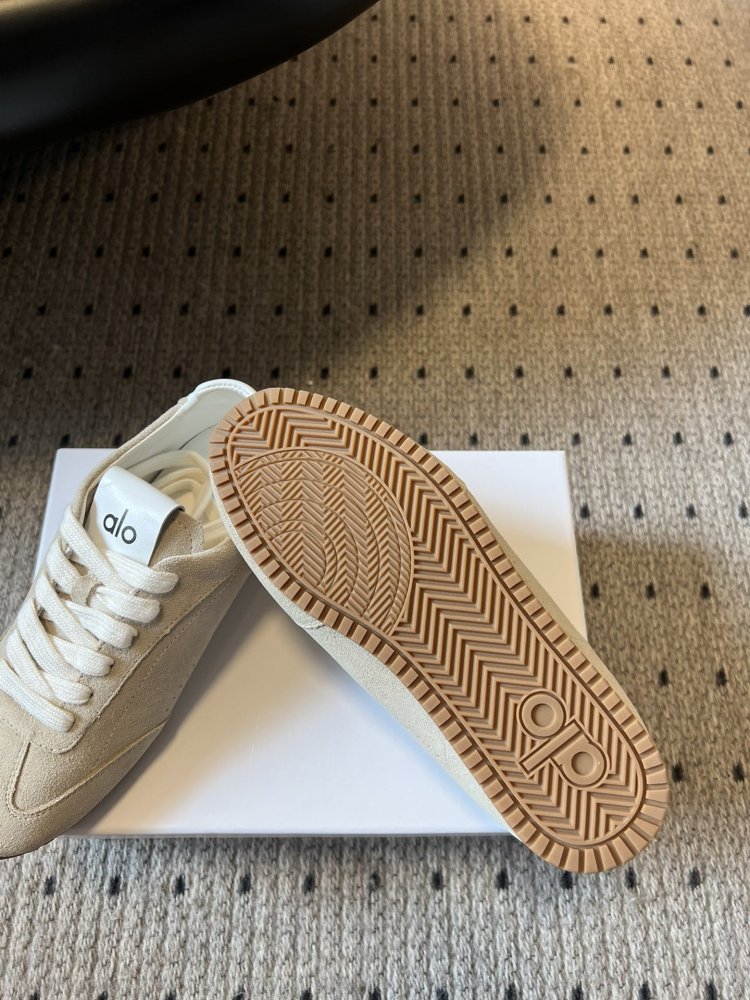 Кроссовки женские фото 5