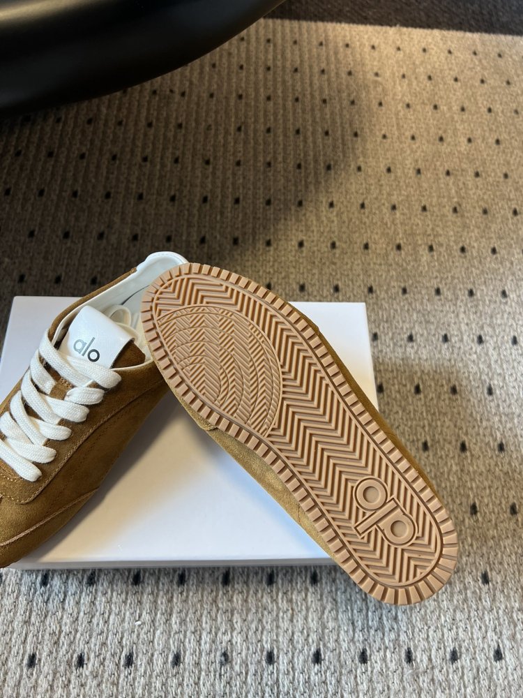 Кроссовки женские фото 5