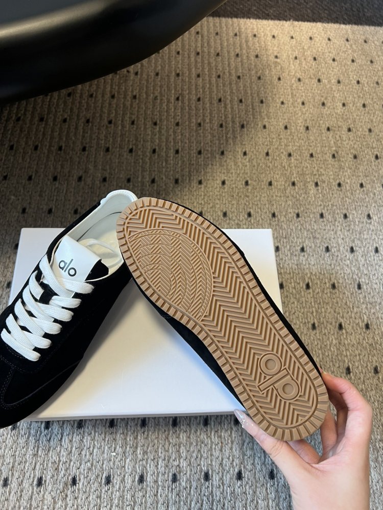 Кроссовки женские фото 5