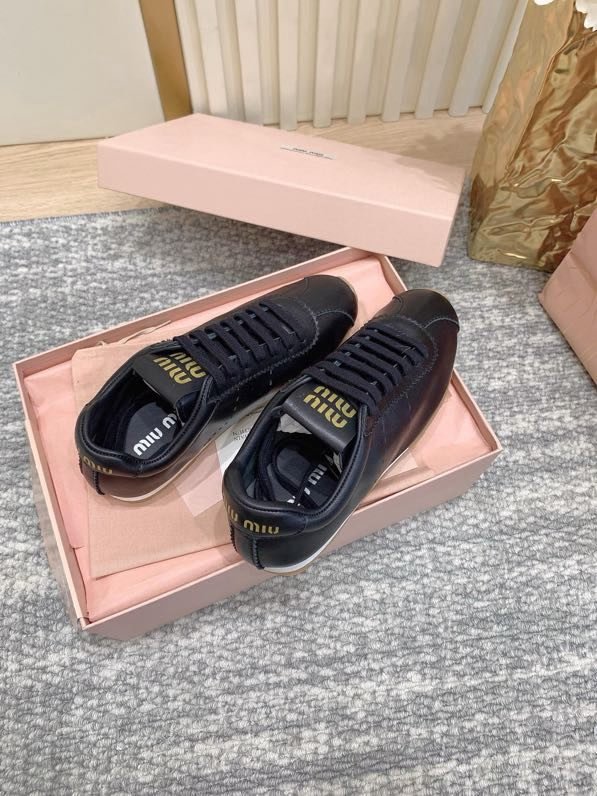 Кроссовки женские фото 5