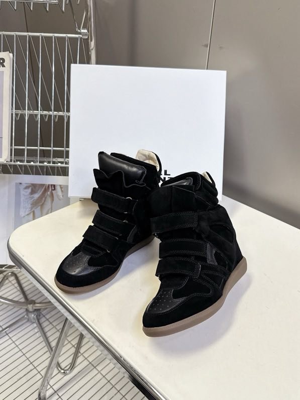 Кроссовки женские фото 5