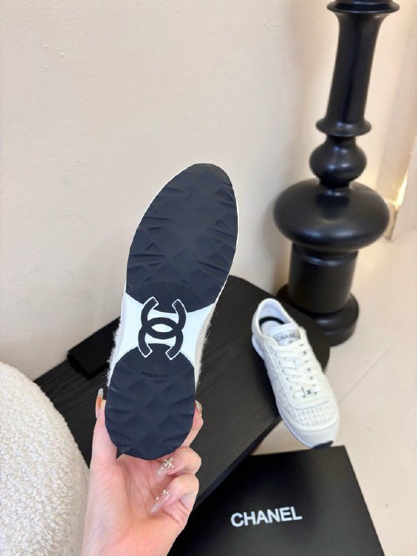 Кроссовки женские фото 5